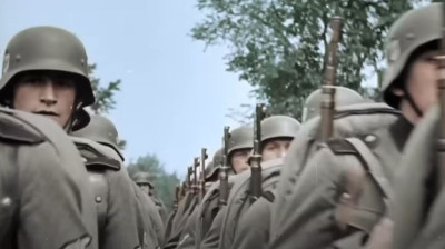 El desfile de las tropas alemanas en la plaza roja- Moscu