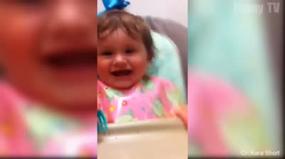 Bebés en equilibrio precario! Risas aseguradas con sus travesuras