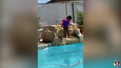 Bebés en el ring: ¡Combates cómicos y caídas graciosas!