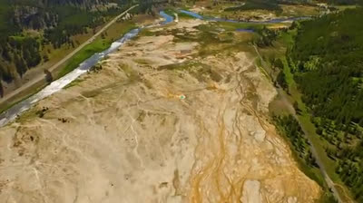 "Senderos de Belleza: Descubriendo los Tesoros del Planeta"