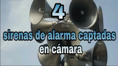 Mar en Furia: Barcos Atrapados en Tormentas