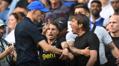 DURA PELEA DE ENTRENADORES