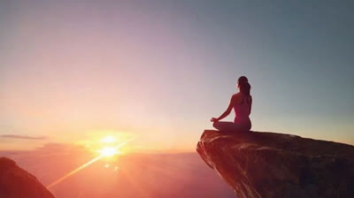 Prueba esta rutina de yoga para mejorar tu flexibilidad mental