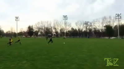 Jugadas maestras: Los momentos más maestros del fútbol amateur en una colección única.