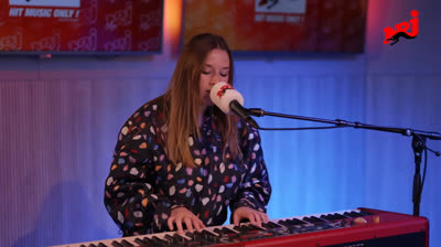Héléna - Aimée pour de vrai ｜ NRJ Instant Live