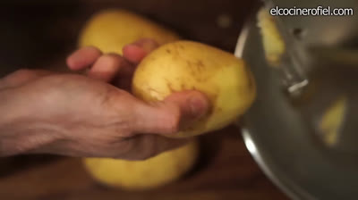 Aprende a Cocinar la Mejor Tortilla de Patatas en Casa