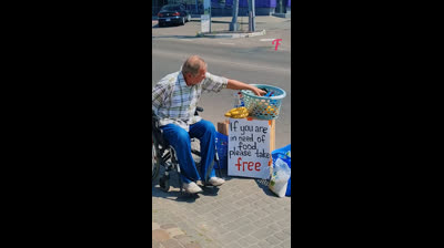 La vida No  es un juego de codicia y quien juega se convierte en alguien miserable.