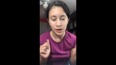 Asustando a mi hermana ( sale mal)