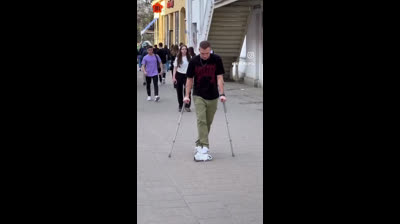 Una prueba de que de mil personas encuentras una  con bondad :)