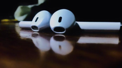 Apple eyerbard photography