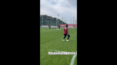 16-11-23 Juan Mata en el entrenamiento con Vissel Kobe