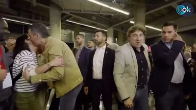 Pedro Sánchez pasa de largo e ignora a un militante negro..