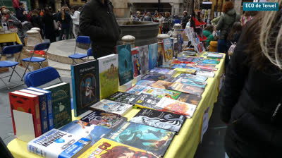 PASEO POR LA FERIA DEL LIBRO DE TERUEL