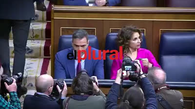 Pedro Sánchez cancela su agenda y anuncia que se plantea su dimisión.