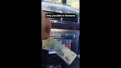 Instala una máquina tragaperras en su coche