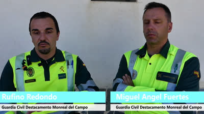 GUARDIAS CIVILES ATIENDEN A UNA PERSONA EN PARADA QUE SE ATRAGANTÓ