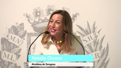 LA ALCALDESA DE ZARAGOZA EN EL ACTO DE HOMENAJE A LOS CENTENARIOS