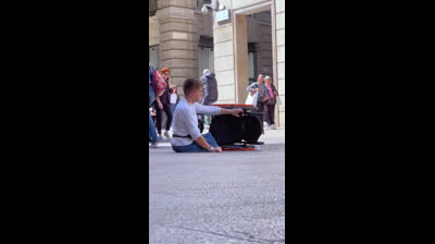 "La falta de humanidad y empatía nos está destruyendo como personas y nos está convirtiendo en monstruos."