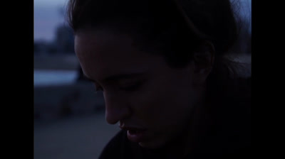 UNA MUJER FRENTE AL MAR 2022