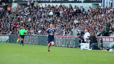 Zinedine Zidane jouant au football à 51 ans !!!