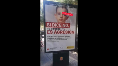 Aberrante  e inhumanos  es que el ayuntamiento de Almería,   esté promoviendo la pederastia.