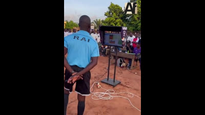 Un village au Togo utilise WhatsApp pour le VAR