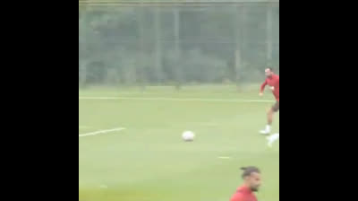 29-9-22 Juan Mata en el entrenamiento con el Galatasaray