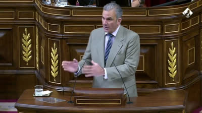 Javier Ortega Smith denunciando la destrucción de la nación