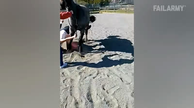 Kurze Videos von lustigen Unfällen