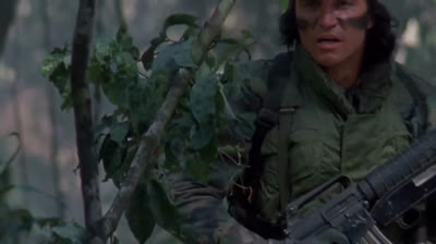 PREDATOR ESTA PELI TE VUELVE MACHO.