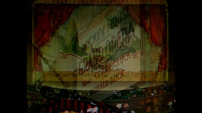 Topolino_direttore_d'orchestra_Mickey's_Grand_Opera_1936