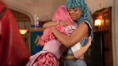 Descendants the rise of red  with the cast mates ?⏱️