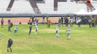 Pase y excelente anticipo para una intercepción!!